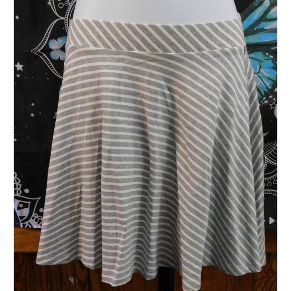 SO Striped Skater Skirt - Picture 1 of 4